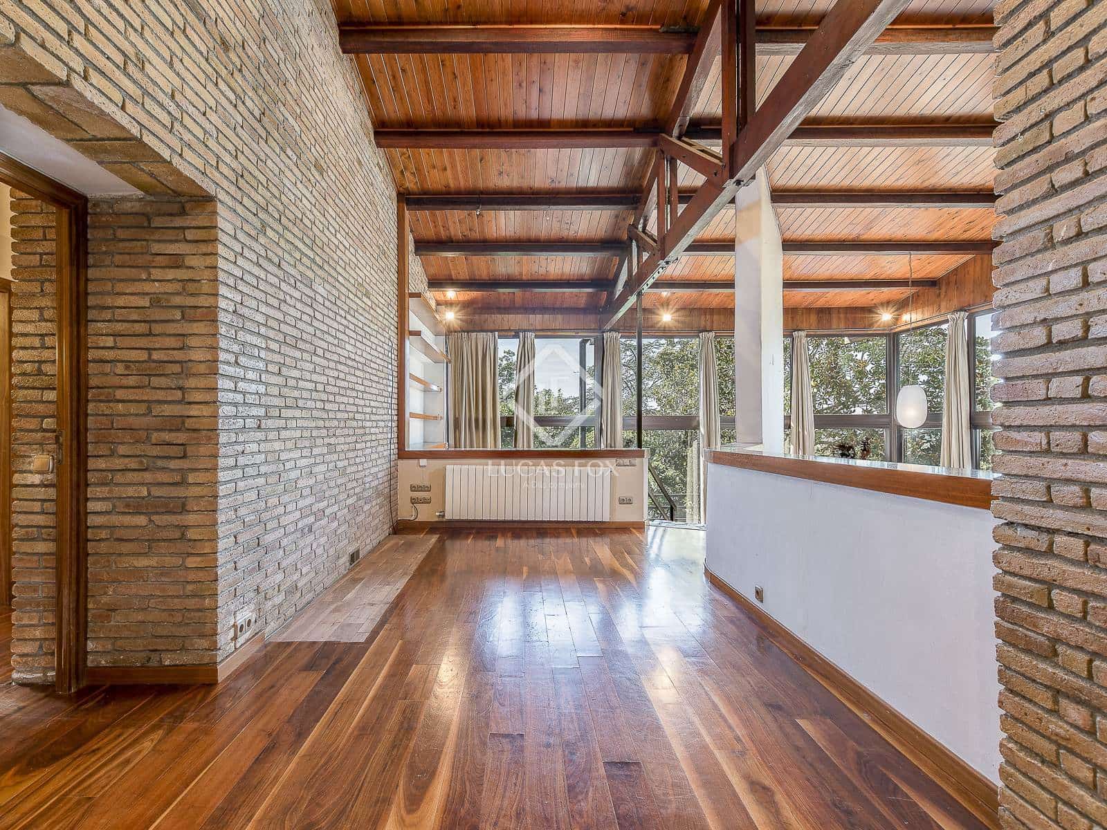 Chalet de 6 habitaciones en Barcelona ciudad en venta con piscina garaje - 1.640.000 € (Ref: 9389928)