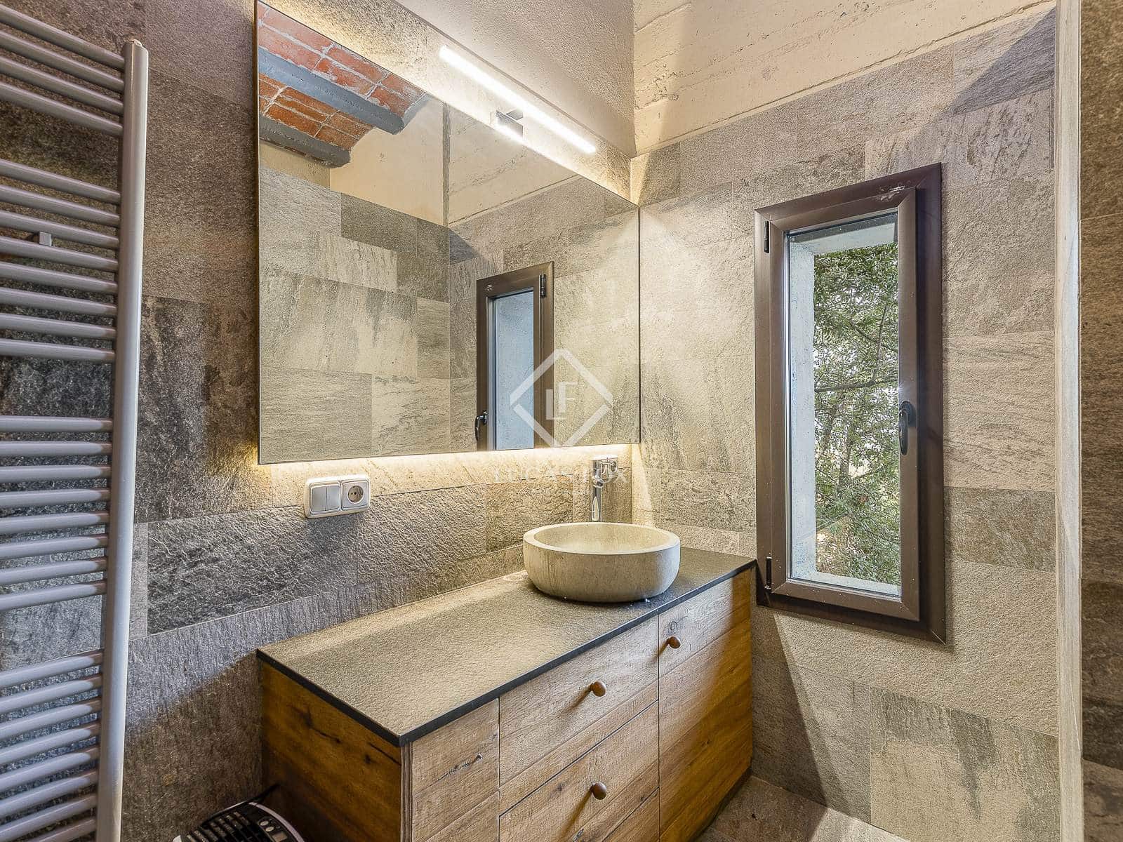 Chalet de 6 habitaciones en Barcelona ciudad en venta con piscina garaje - 1.640.000 € (Ref: 9389928)