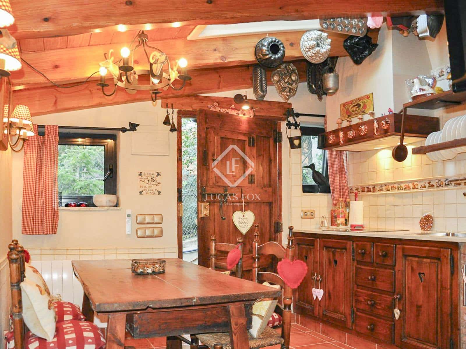 Chalet de 6 habitaciones en Barcelona ciudad en venta con piscina garaje - 1.640.000 € (Ref: 9389928)