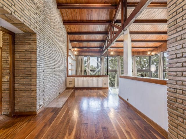 6 bedroom Villa for sale in Barcelona city with pool garage - € 1,640,000 (Ref: 9389928)