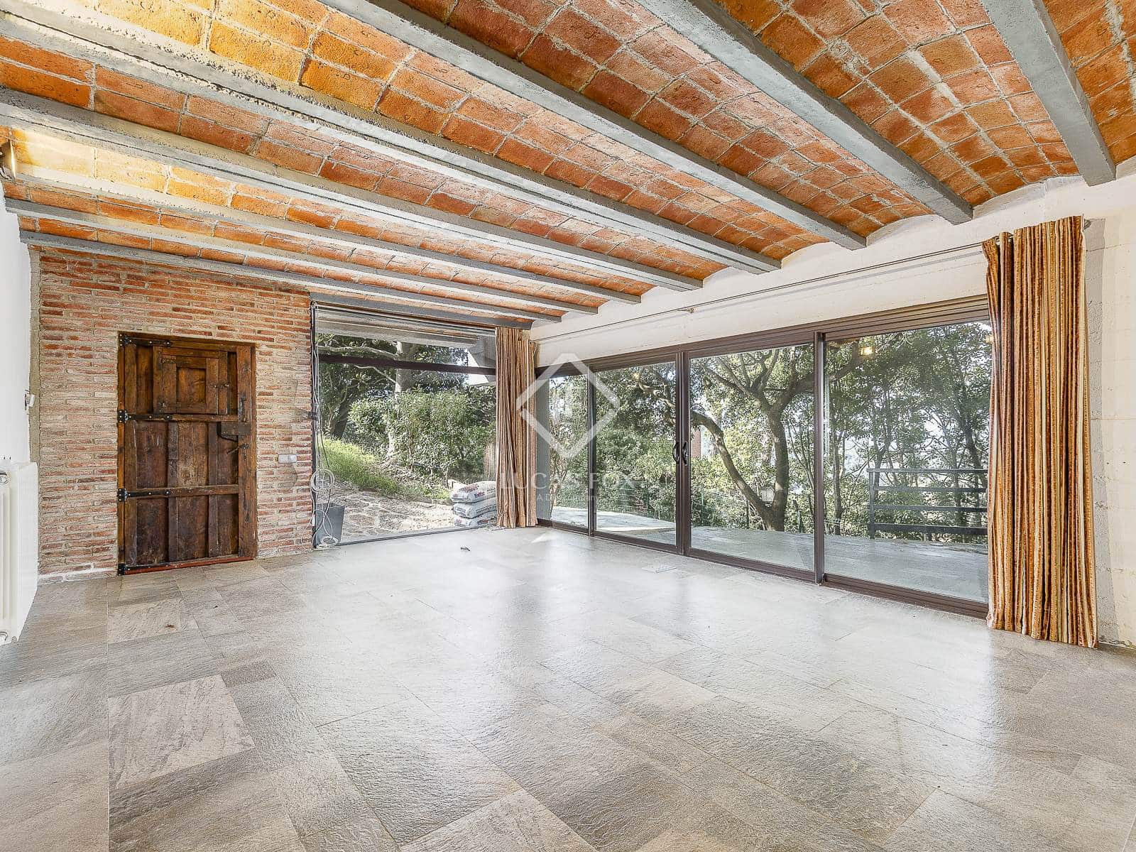 Chalet de 6 habitaciones en Barcelona ciudad en venta con piscina garaje - 1.640.000 € (Ref: 9389928)