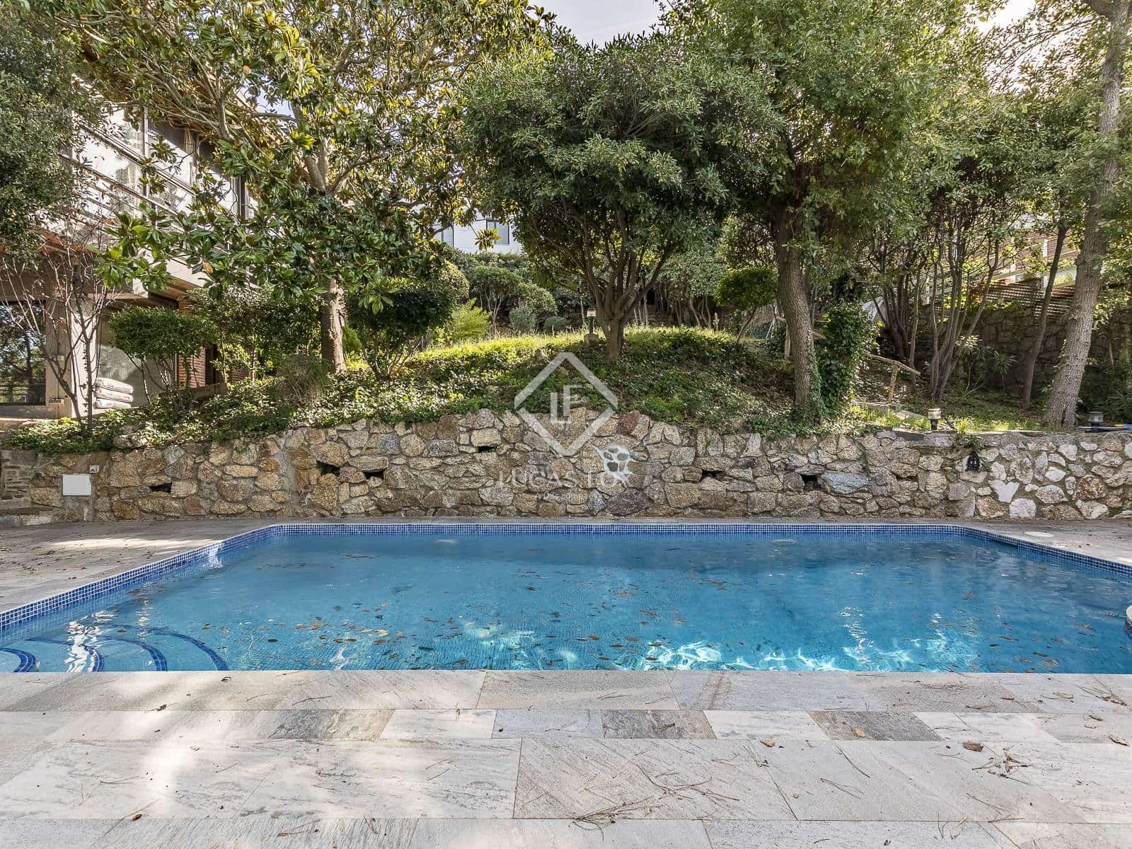 Chalet de 6 habitaciones en Barcelona ciudad en venta con piscina garaje - 1.640.000 € (Ref: 9389928)