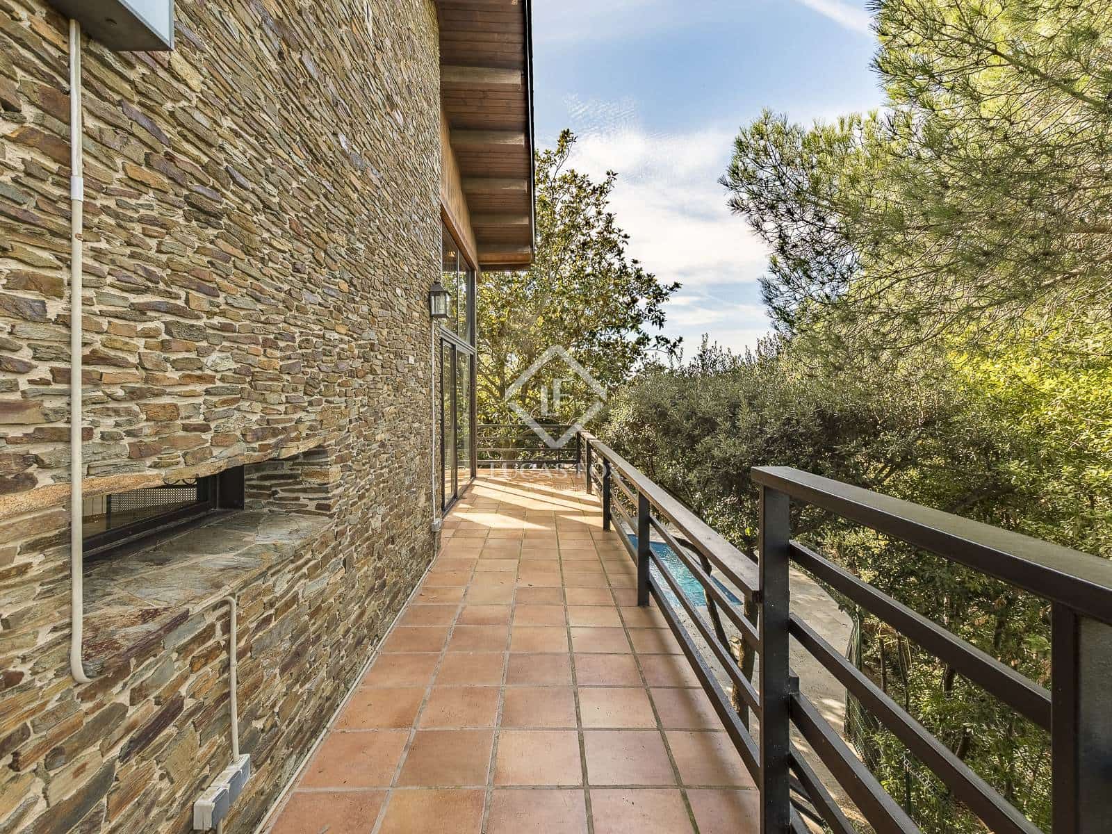 Chalet de 6 habitaciones en Barcelona ciudad en venta con piscina garaje - 1.640.000 € (Ref: 9389928)