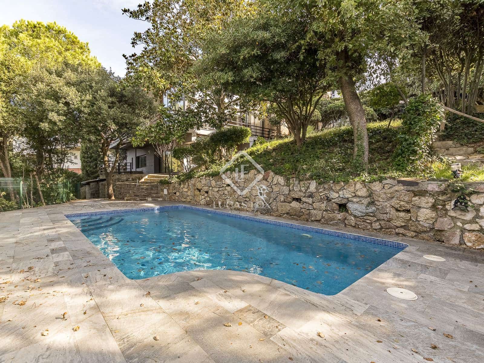 Chalet de 6 habitaciones en Barcelona ciudad en venta con piscina garaje - 1.640.000 € (Ref: 9389928)