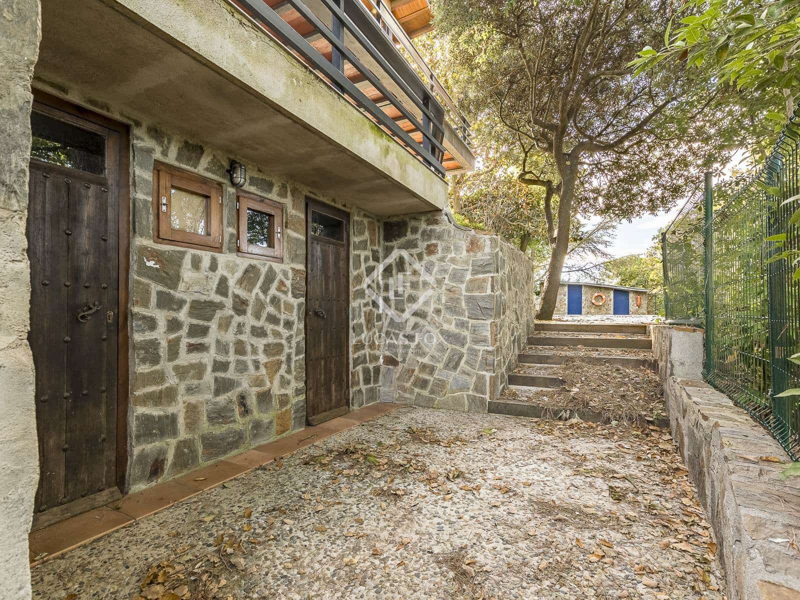 Chalet de 6 habitaciones en Barcelona ciudad en venta con piscina garaje - 1.640.000 € (Ref: 9389928)