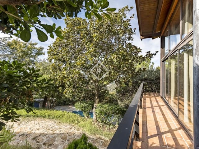 6 bedroom Villa for sale in Barcelona city with pool garage - € 1,640,000 (Ref: 9389928)