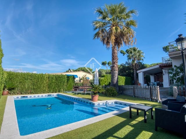 3 bedroom Villa for sale in Sant Feliu de Guíxols with pool garage - € 545,000 (Ref: 9394035)