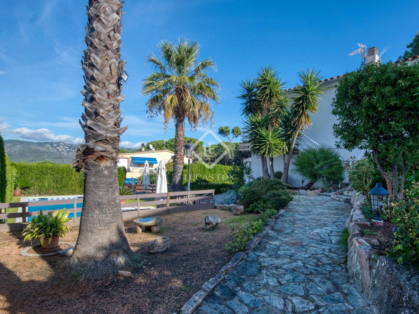 3 bedroom Villa for sale in Sant Feliu de Guixols with pool garage - € 545,000 (Ref: 9394035)