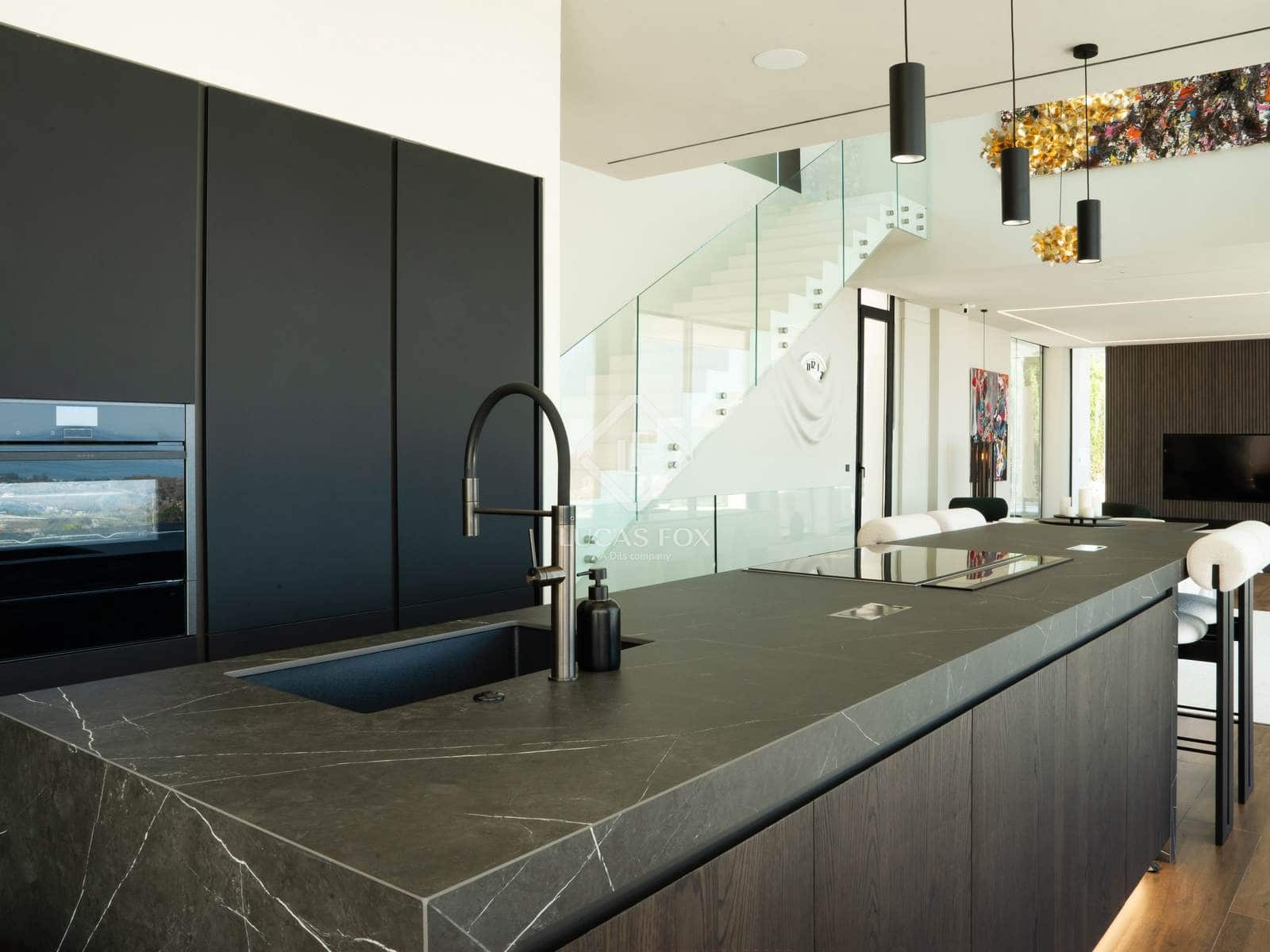 Chalet de 4 habitaciones en Benahavís en venta con piscina garaje - 7.995.000 € (Ref: 9394244)