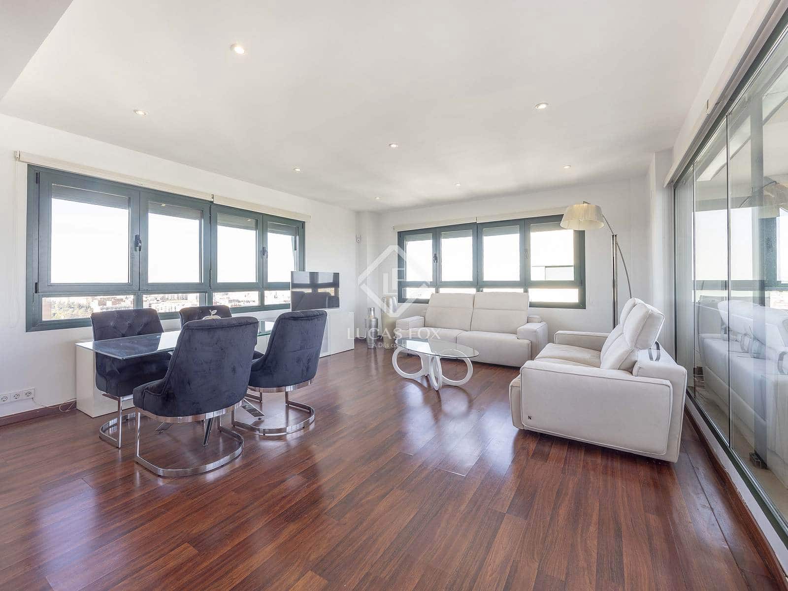 2 sypialnia Penthouse na sprzedaż w Miasto Walencja z basenem garażem - 895 000 € (Ref: 9394245)