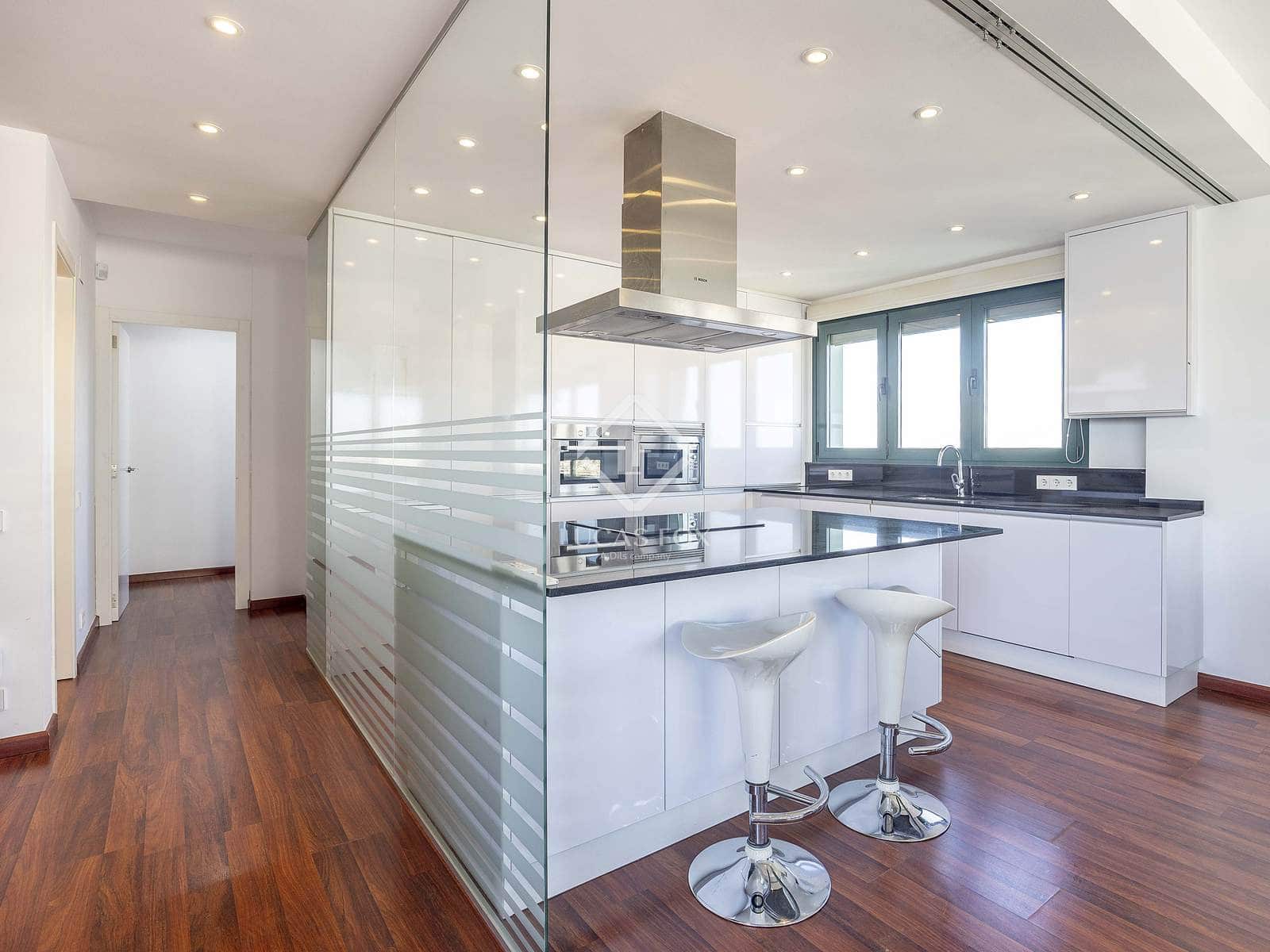 2 sypialnia Penthouse na sprzedaż w Miasto Walencja z basenem garażem - 895 000 € (Ref: 9394245)