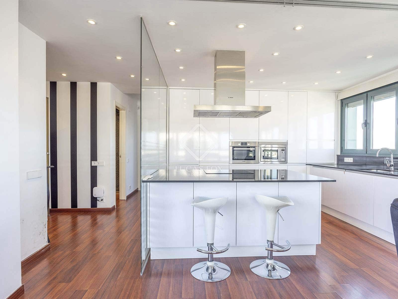 2 sypialnia Penthouse na sprzedaż w Miasto Walencja z basenem garażem - 895 000 € (Ref: 9394245)