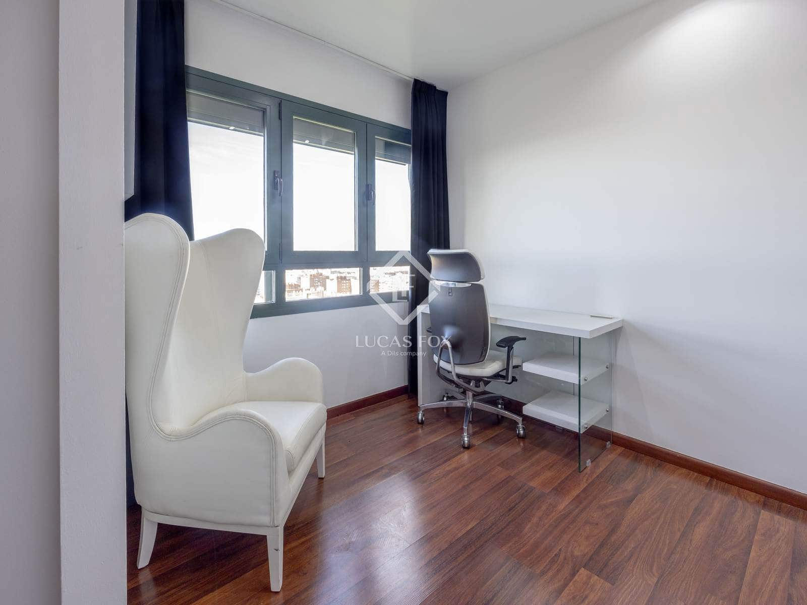 2 sypialnia Penthouse na sprzedaż w Miasto Walencja z basenem garażem - 895 000 € (Ref: 9394245)