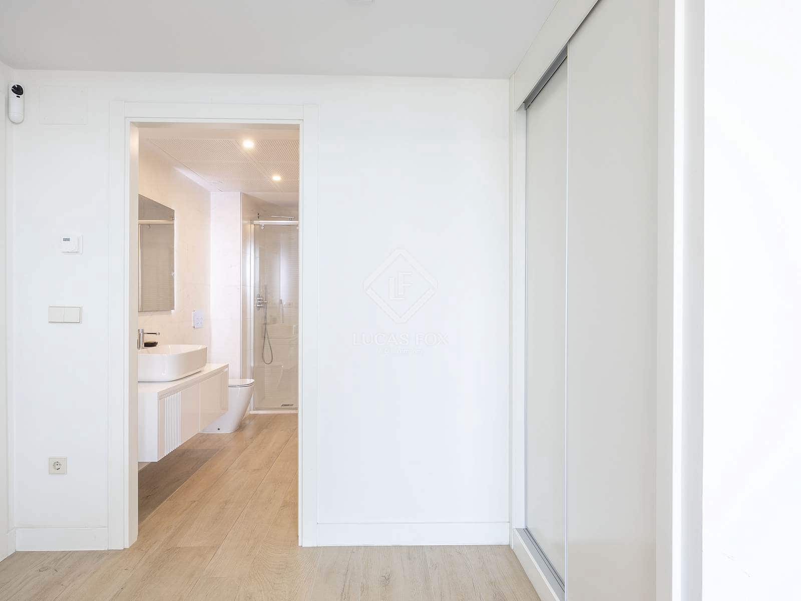 1 bedroom Apartment for sale in Valencia city with pool garage - € 430,000 (Ref: 9394398)