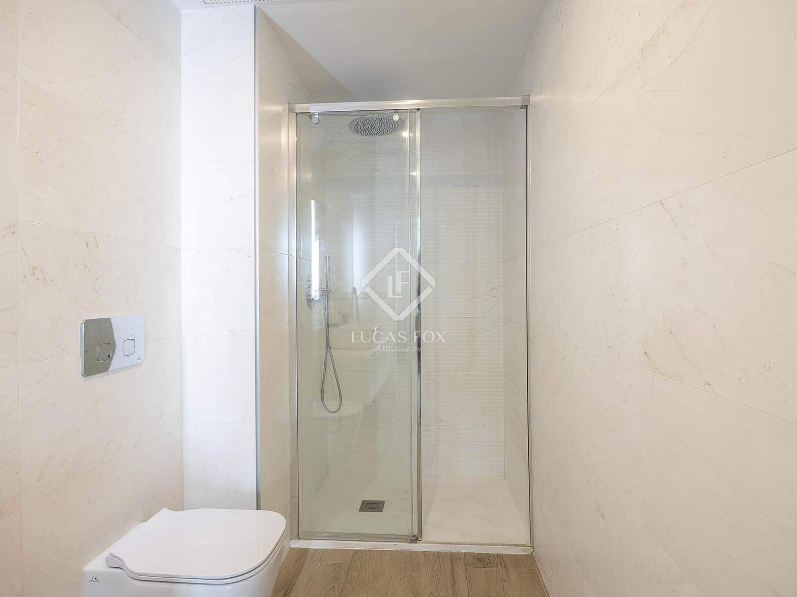 1 bedroom Apartment for sale in Valencia city with pool garage - € 430,000 (Ref: 9394398)