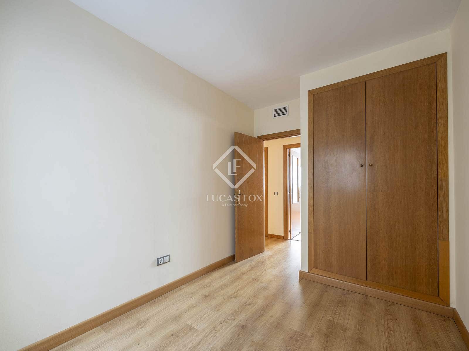 3 makuuhuone Huoneisto vuokrattavana paikassa Valencia kaupunki - 1 500 € (Ref: 9394399)