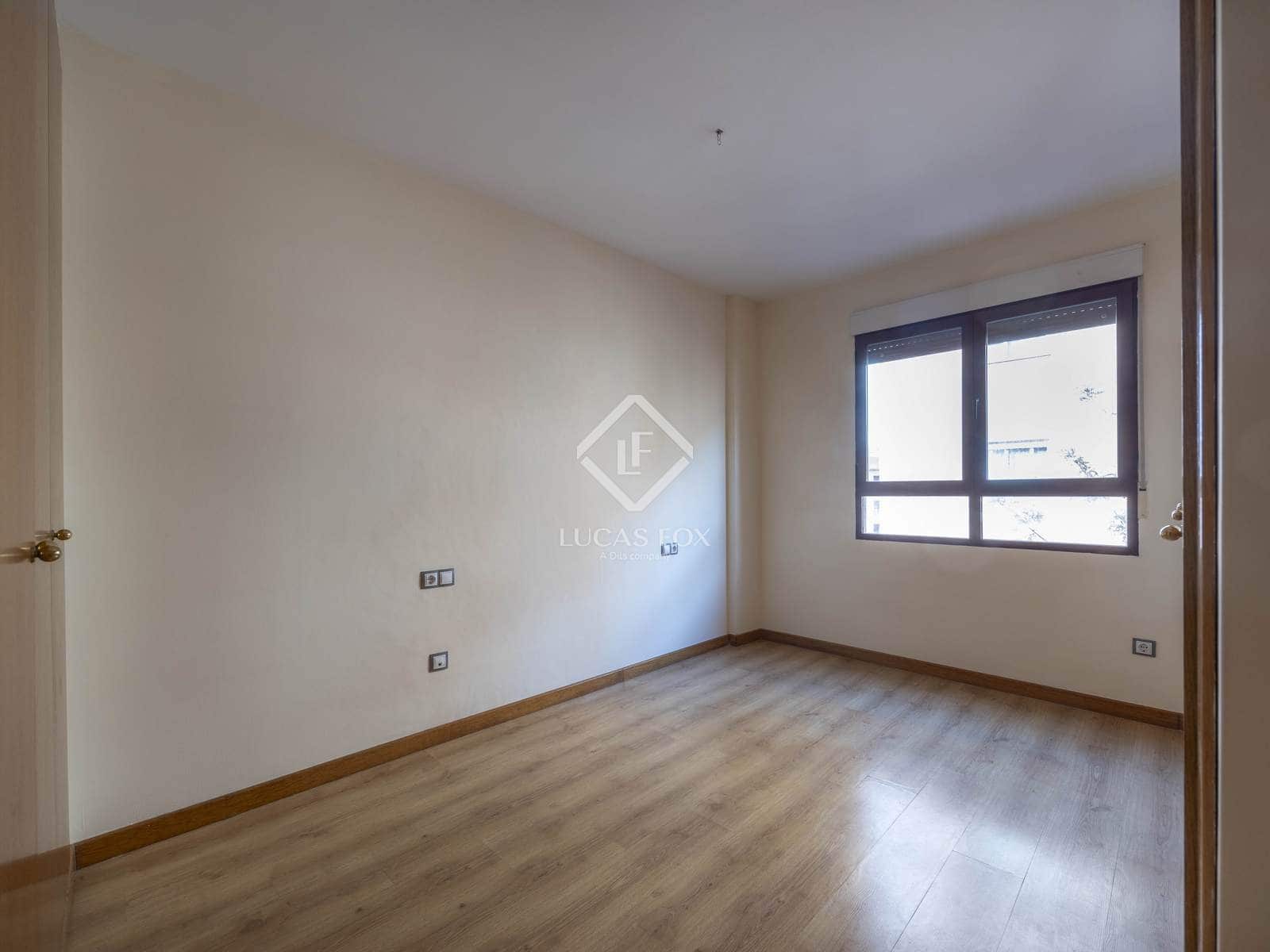 3 makuuhuone Huoneisto vuokrattavana paikassa Valencia kaupunki - 1 500 € (Ref: 9394399)