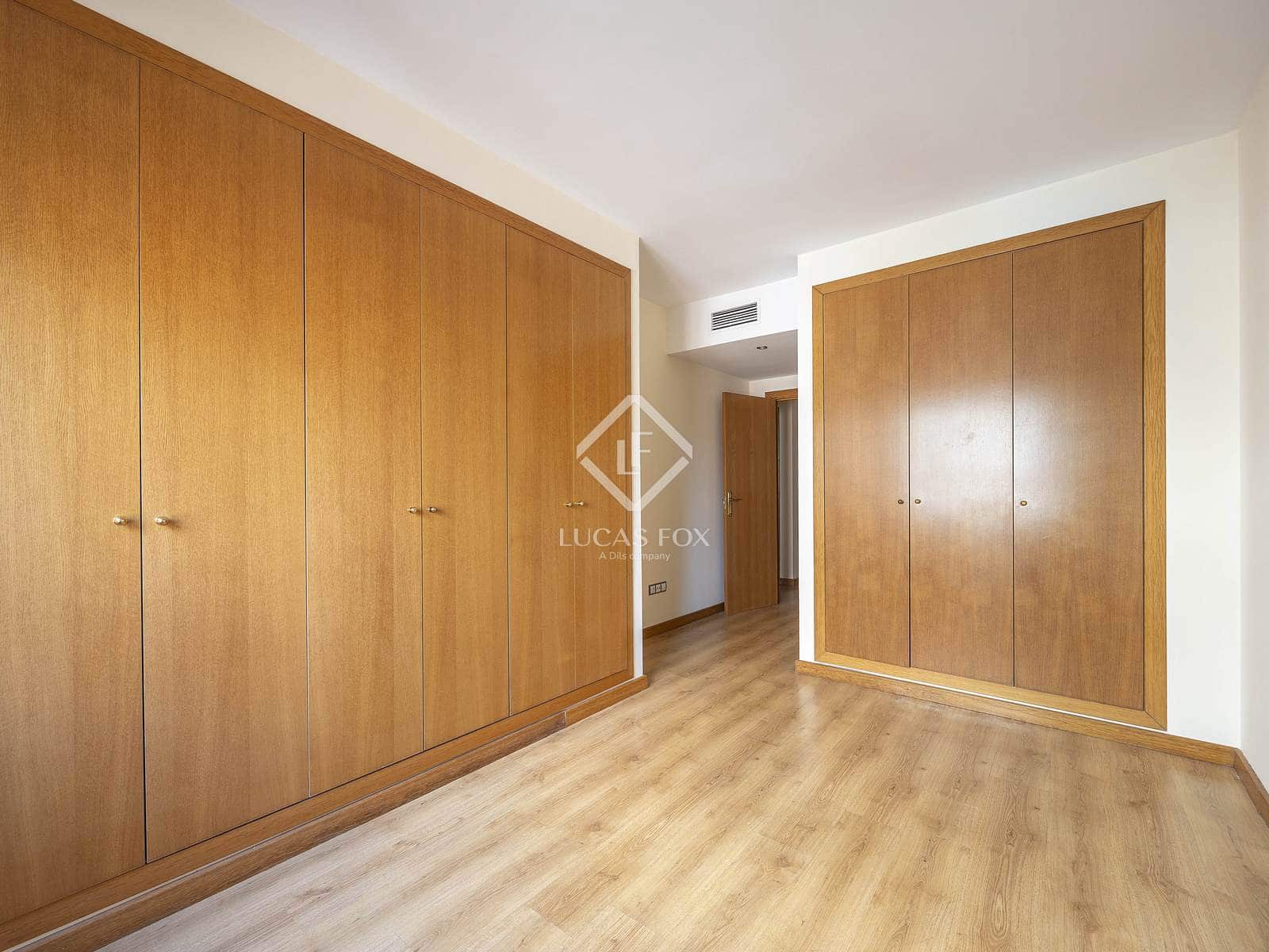 3 makuuhuone Huoneisto vuokrattavana paikassa Valencia kaupunki - 1 500 € (Ref: 9394399)