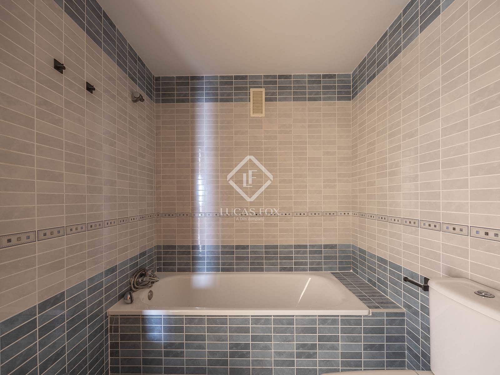 3 makuuhuone Huoneisto vuokrattavana paikassa Valencia kaupunki - 1 500 € (Ref: 9394399)