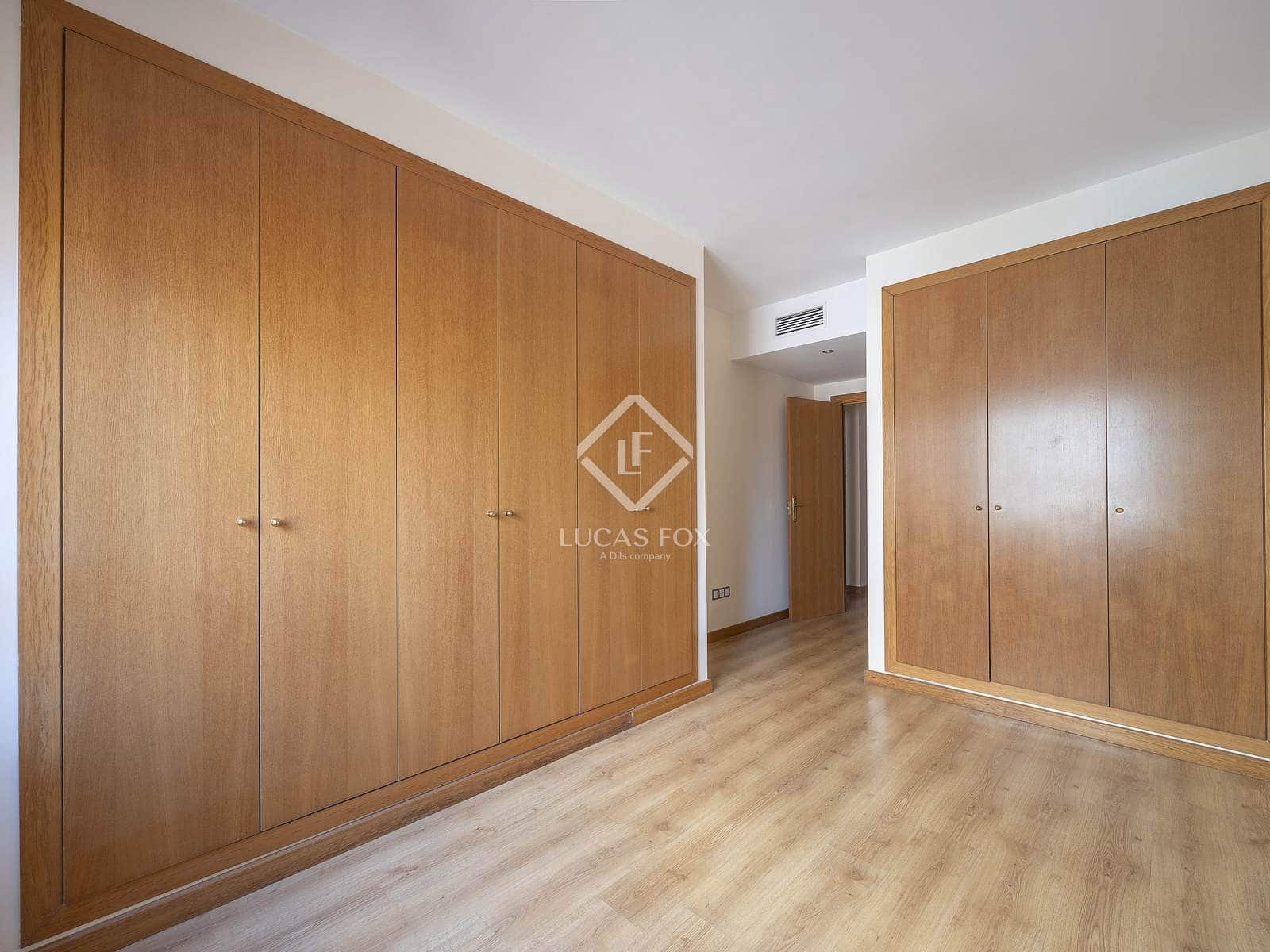 3 makuuhuone Huoneisto vuokrattavana paikassa Valencia kaupunki - 1 500 € (Ref: 9394399)