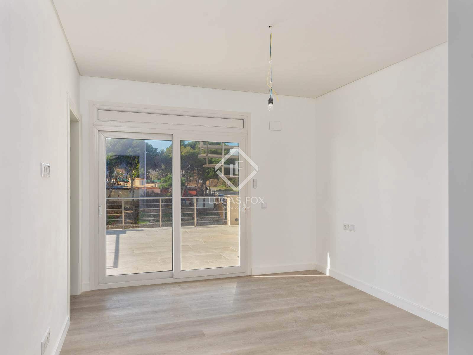 5 bedroom Villa for sale in Palamos with pool garage - € 1,850,000 (Ref: 9395284)