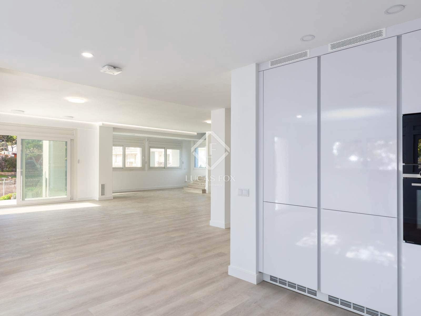 5 bedroom Villa for sale in Palamos with pool garage - € 1,850,000 (Ref: 9395284)