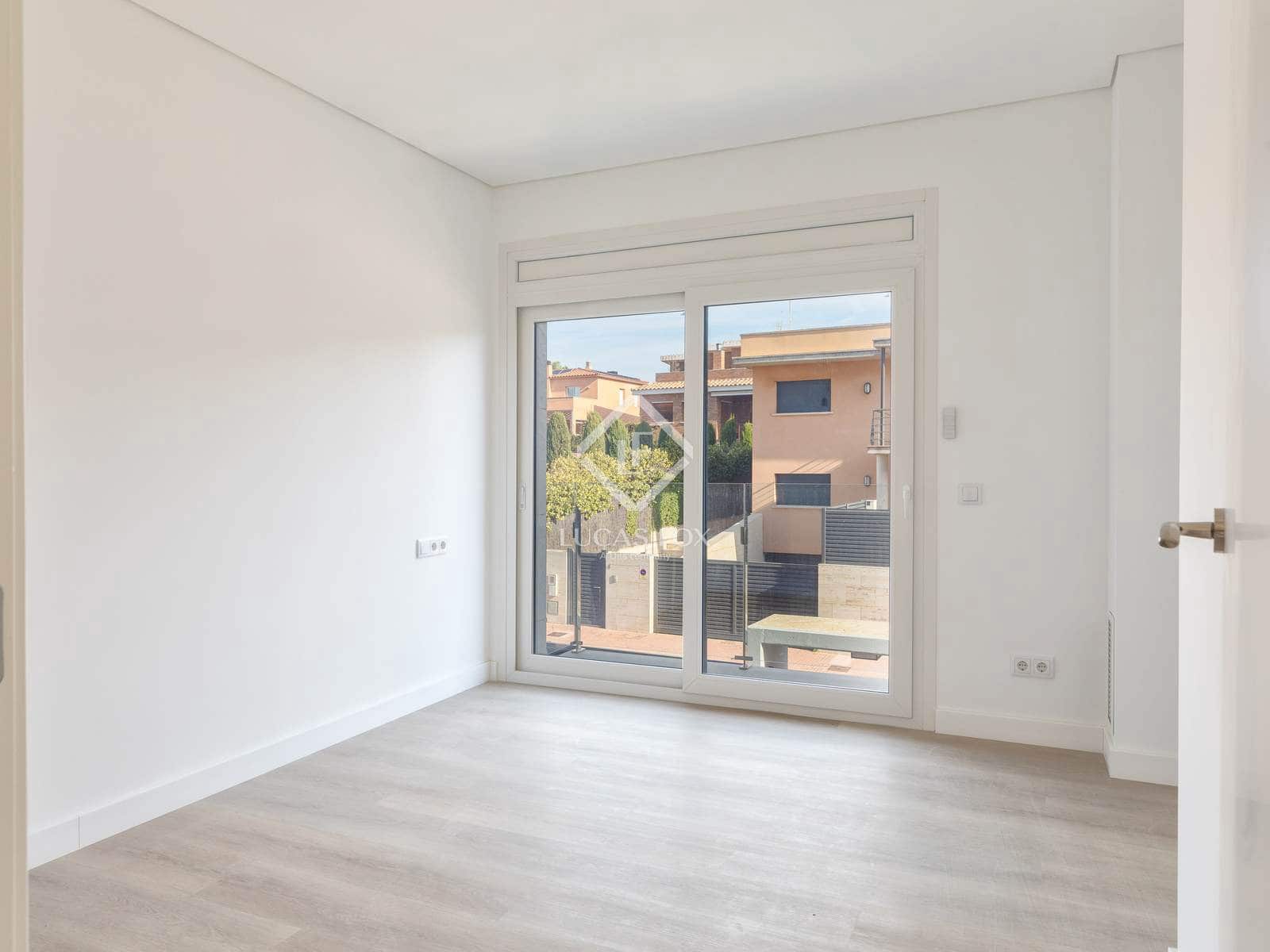 5 bedroom Villa for sale in Palamos with pool garage - € 1,850,000 (Ref: 9395284)