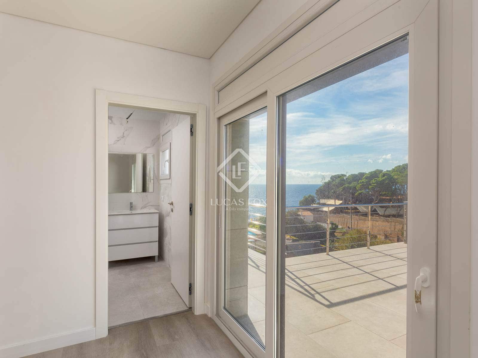 5 bedroom Villa for sale in Palamos with pool garage - € 1,850,000 (Ref: 9395284)