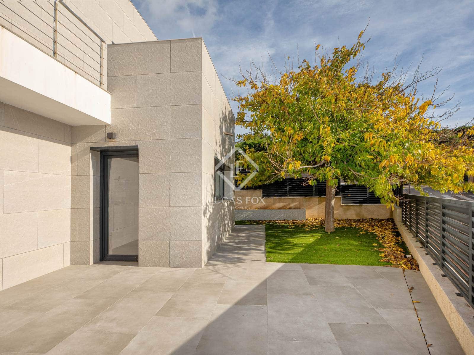 5 bedroom Villa for sale in Palamos with pool garage - € 1,850,000 (Ref: 9395284)