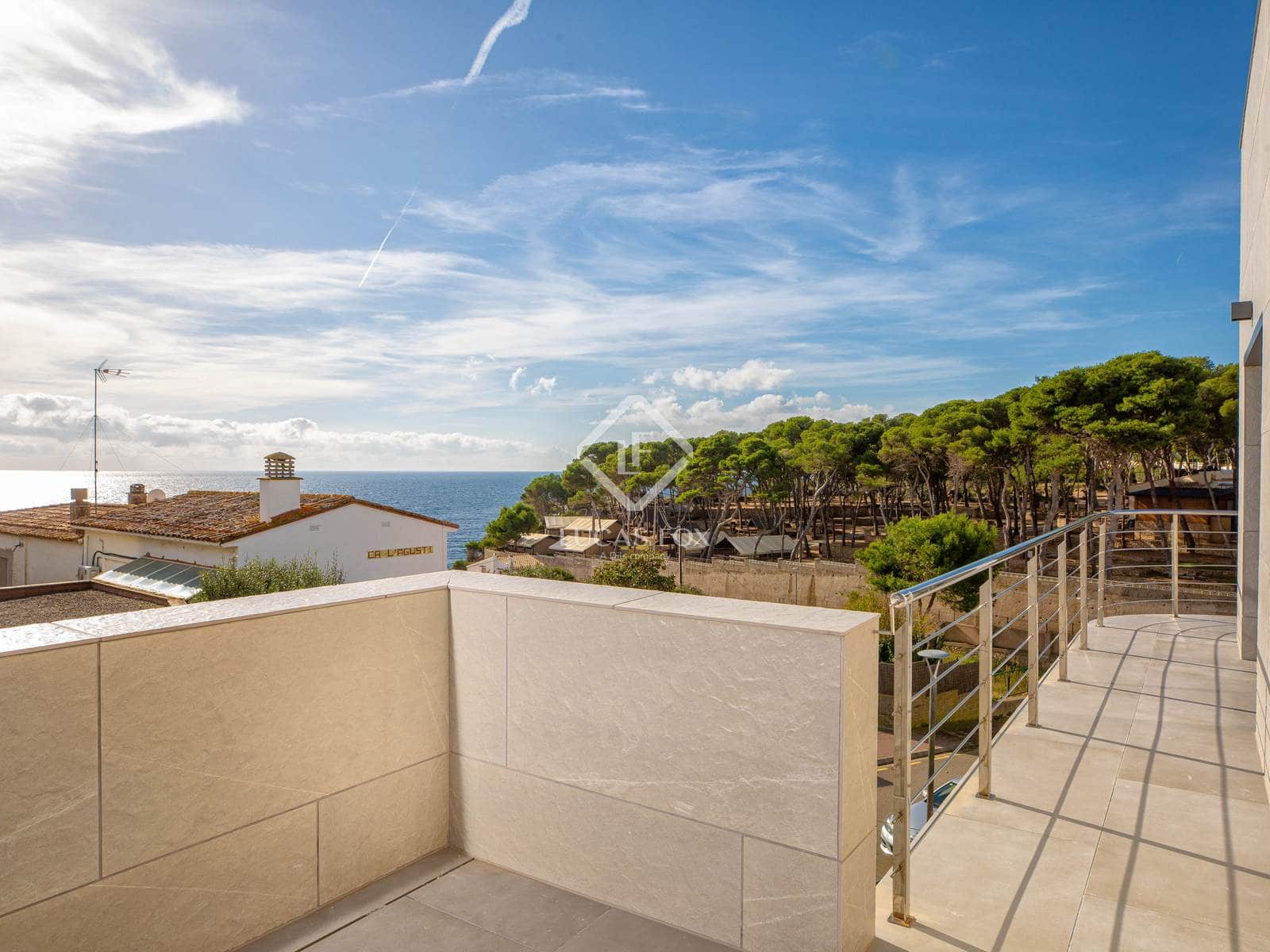 5 bedroom Villa for sale in Palamos with pool garage - € 1,850,000 (Ref: 9395284)