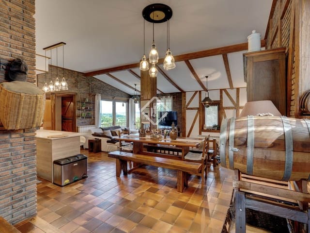 6 slaapkamer Villa te koop in Hondarribia met zwembad garage - € 1.490.000 (Ref: 9396814)