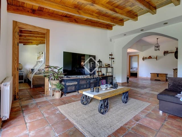 6 slaapkamer Villa te koop in Hondarribia met zwembad garage - € 1.490.000 (Ref: 9396814)