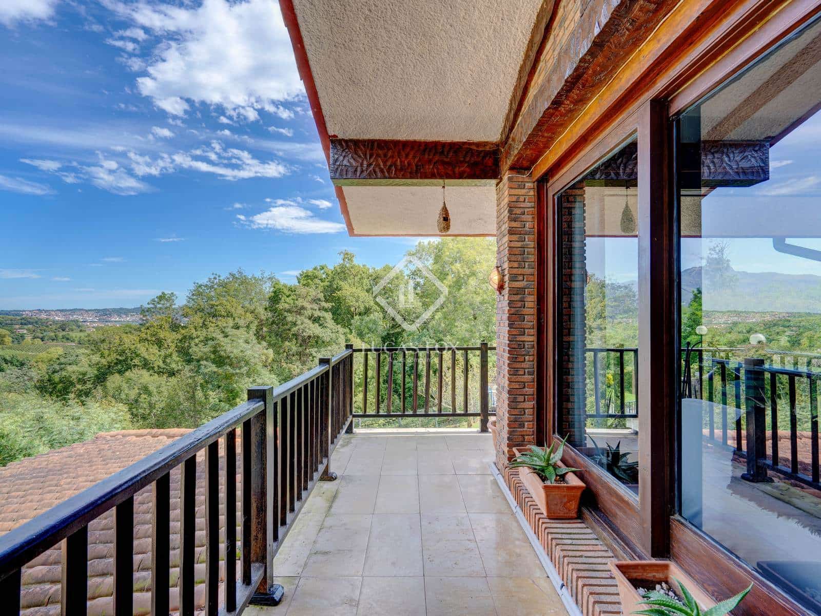 6 makuuhuone Huvila myytävänä paikassa Hondarribia mukana uima-altaan 
autotalli - 1 490 000 € (Ref: 9396814)