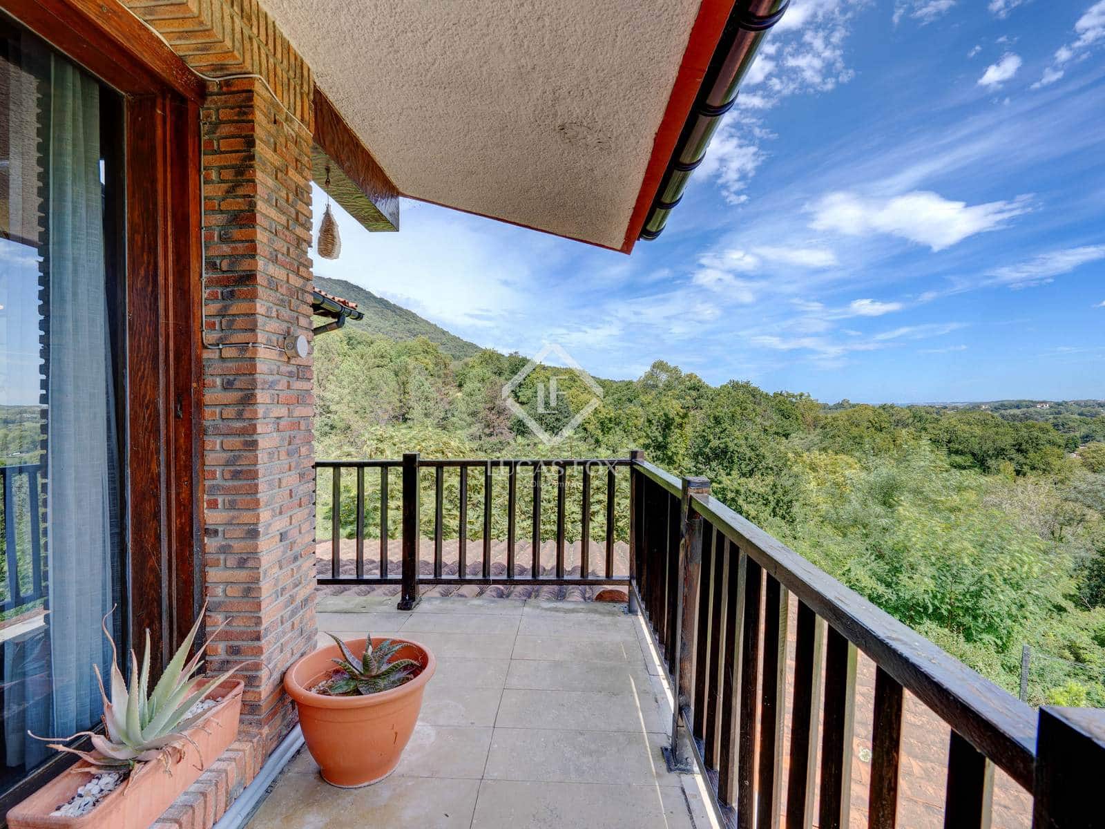 6 makuuhuone Huvila myytävänä paikassa Hondarribia mukana uima-altaan 
autotalli - 1 490 000 € (Ref: 9396814)