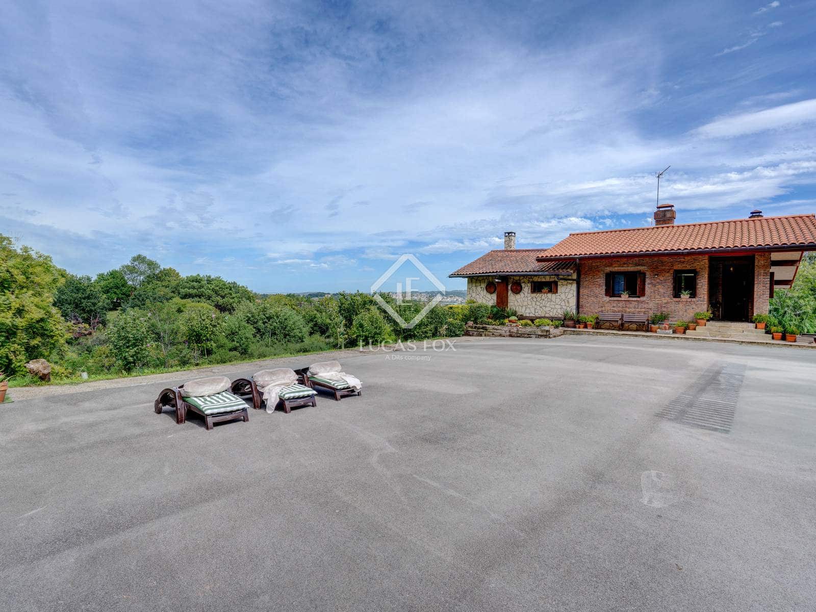 6 makuuhuone Huvila myytävänä paikassa Hondarribia mukana uima-altaan 
autotalli - 1 490 000 € (Ref: 9396814)