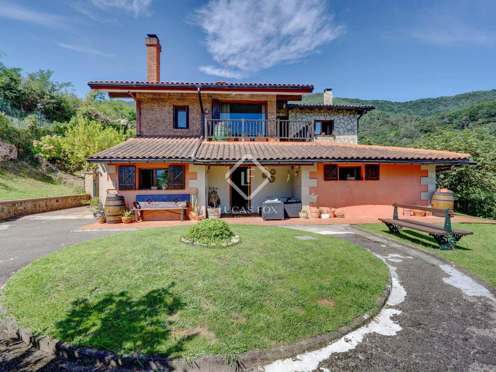 6 makuuhuone Huvila myytävänä paikassa Hondarribia mukana uima-altaan 
autotalli - 1 490 000 € (Ref: 9396814)