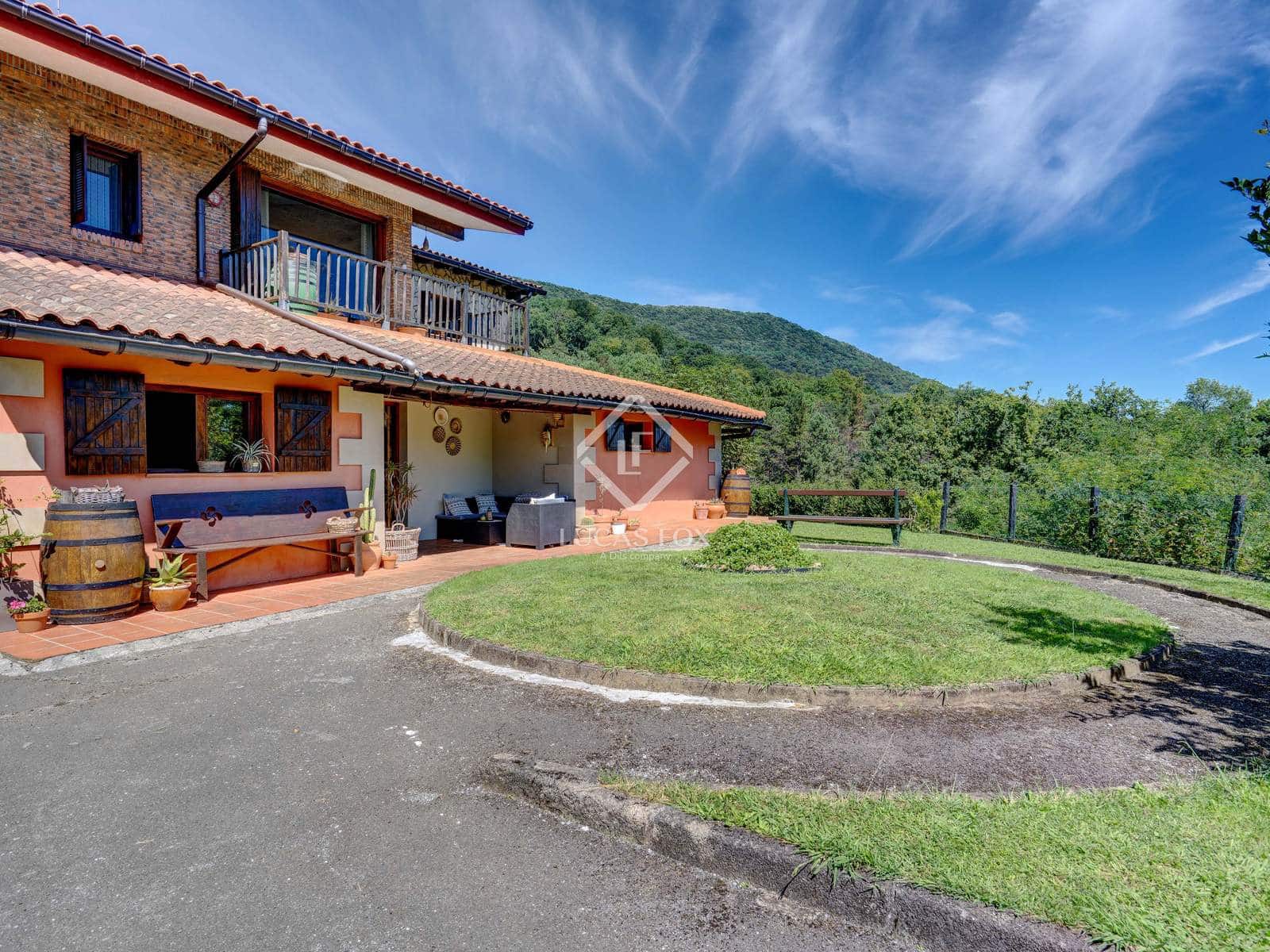 6 makuuhuone Huvila myytävänä paikassa Hondarribia mukana uima-altaan 
autotalli - 1 490 000 € (Ref: 9396814)