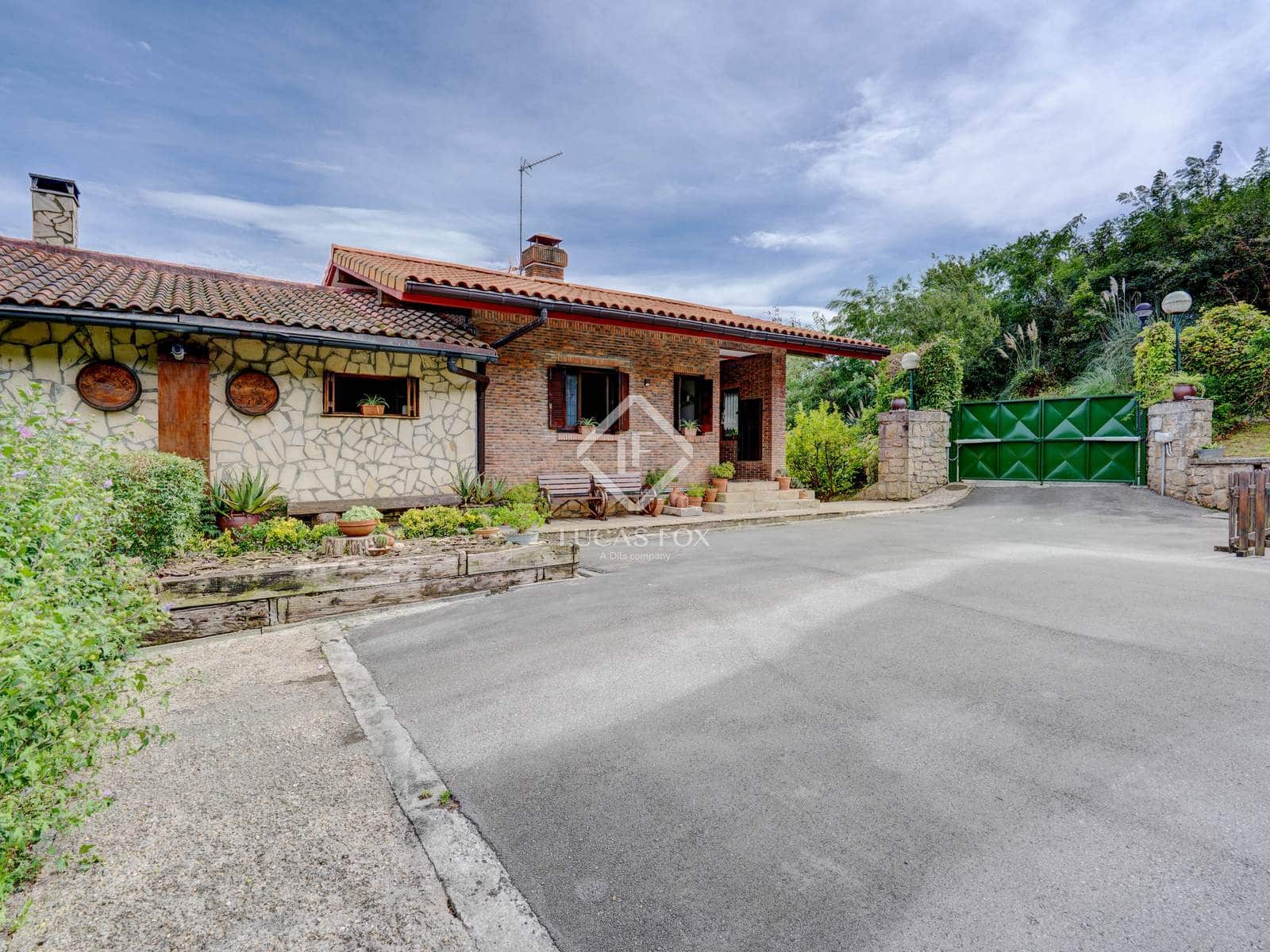 6 makuuhuone Huvila myytävänä paikassa Hondarribia mukana uima-altaan 
autotalli - 1 490 000 € (Ref: 9396814)