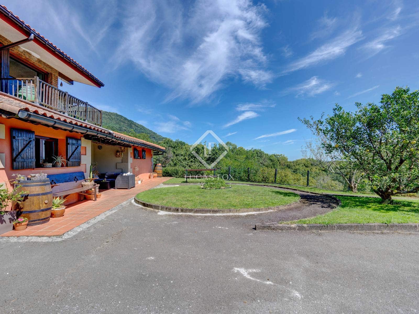 6 makuuhuone Huvila myytävänä paikassa Hondarribia mukana uima-altaan 
autotalli - 1 490 000 € (Ref: 9396814)