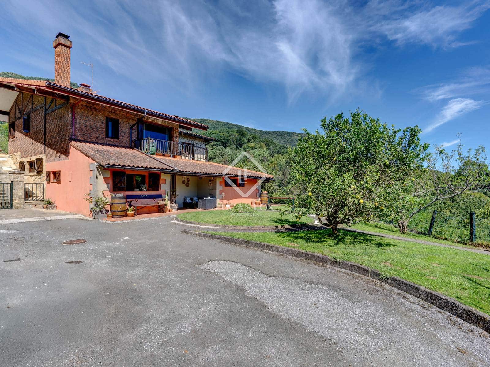 6 makuuhuone Huvila myytävänä paikassa Hondarribia mukana uima-altaan 
autotalli - 1 490 000 € (Ref: 9396814)