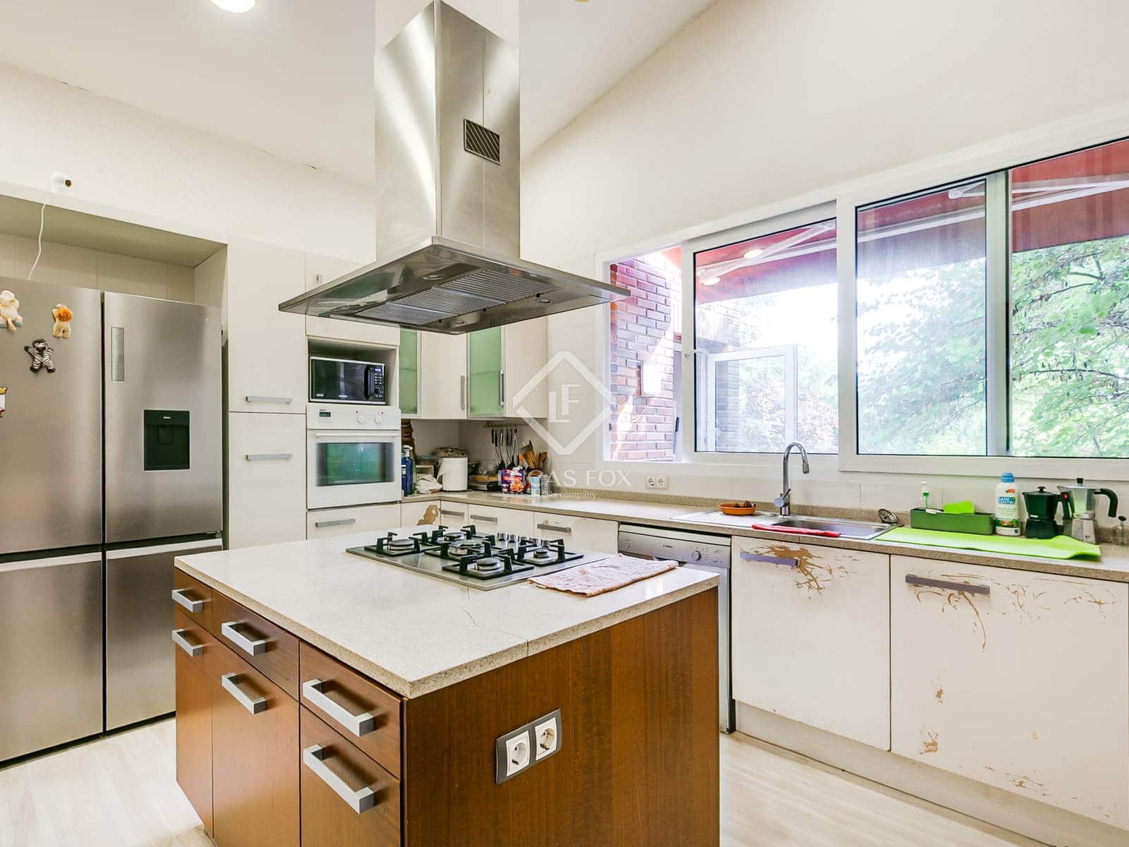 6 bedroom Villa for sale in Madrid city with pool - € 4,000,000 (Ref: 9396815)