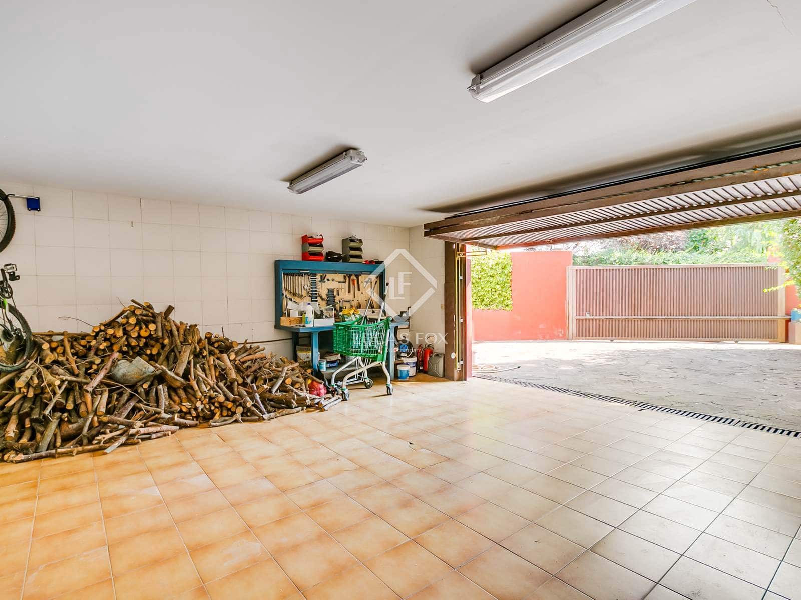 6 bedroom Villa for sale in Madrid city with pool - € 4,000,000 (Ref: 9396815)