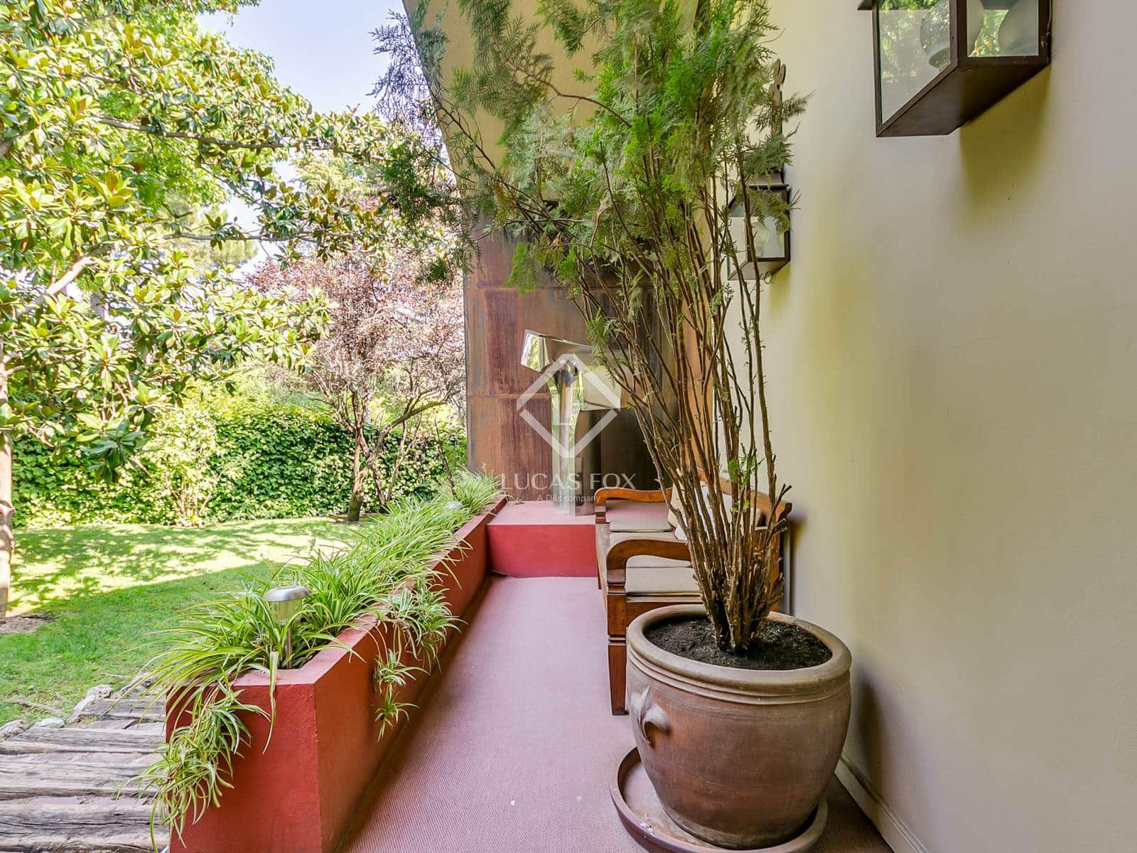 6 bedroom Villa for sale in Madrid city with pool - € 4,000,000 (Ref: 9396815)