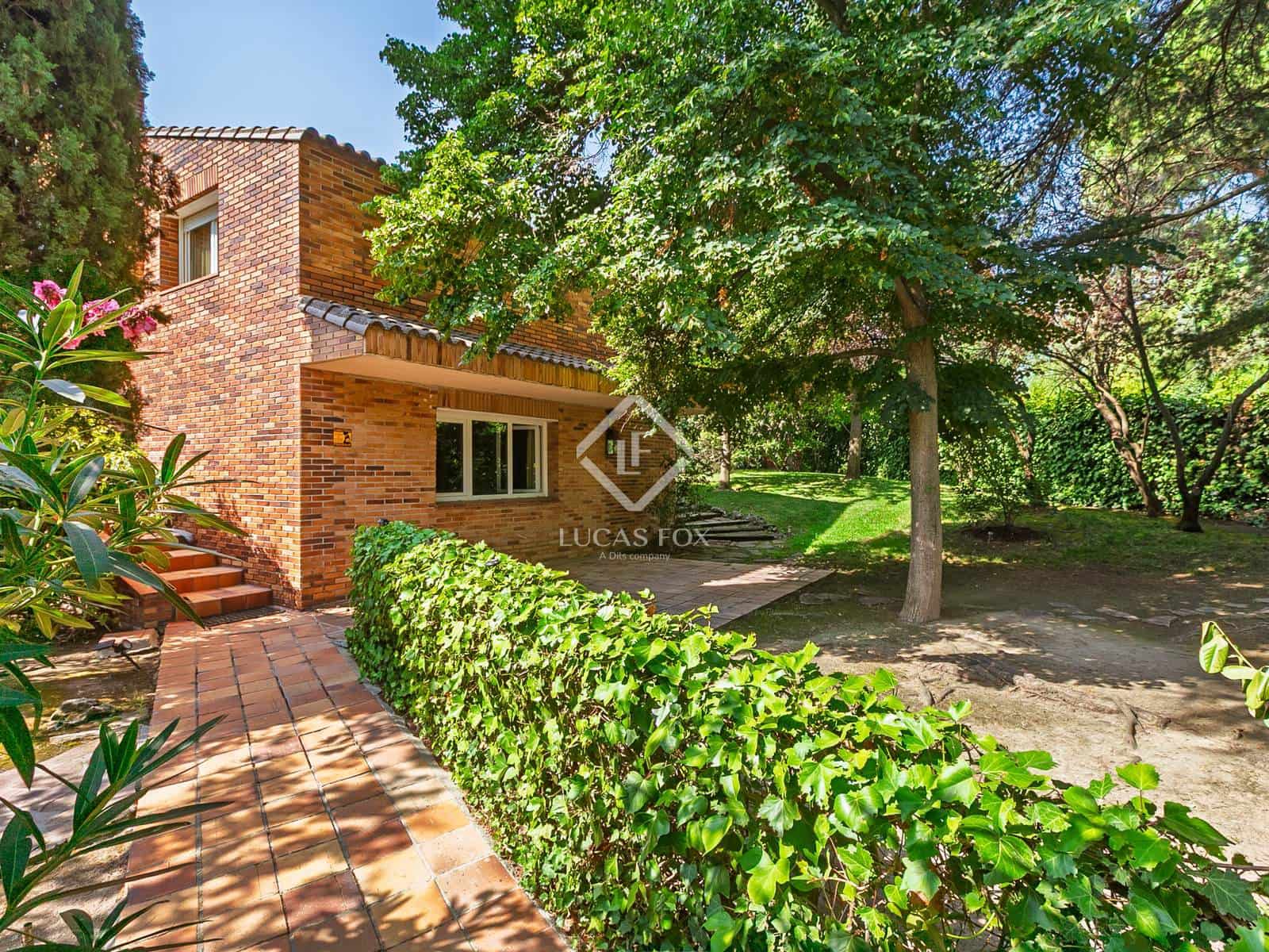 6 bedroom Villa for sale in Madrid city with pool - € 4,000,000 (Ref: 9396815)