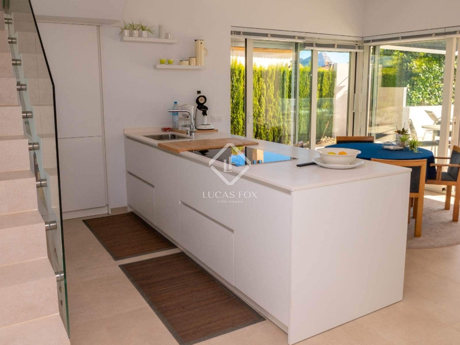 4 bedroom Villa for sale in Calpe / Calp with pool garage - € 1,380,000 (Ref: 9397864)