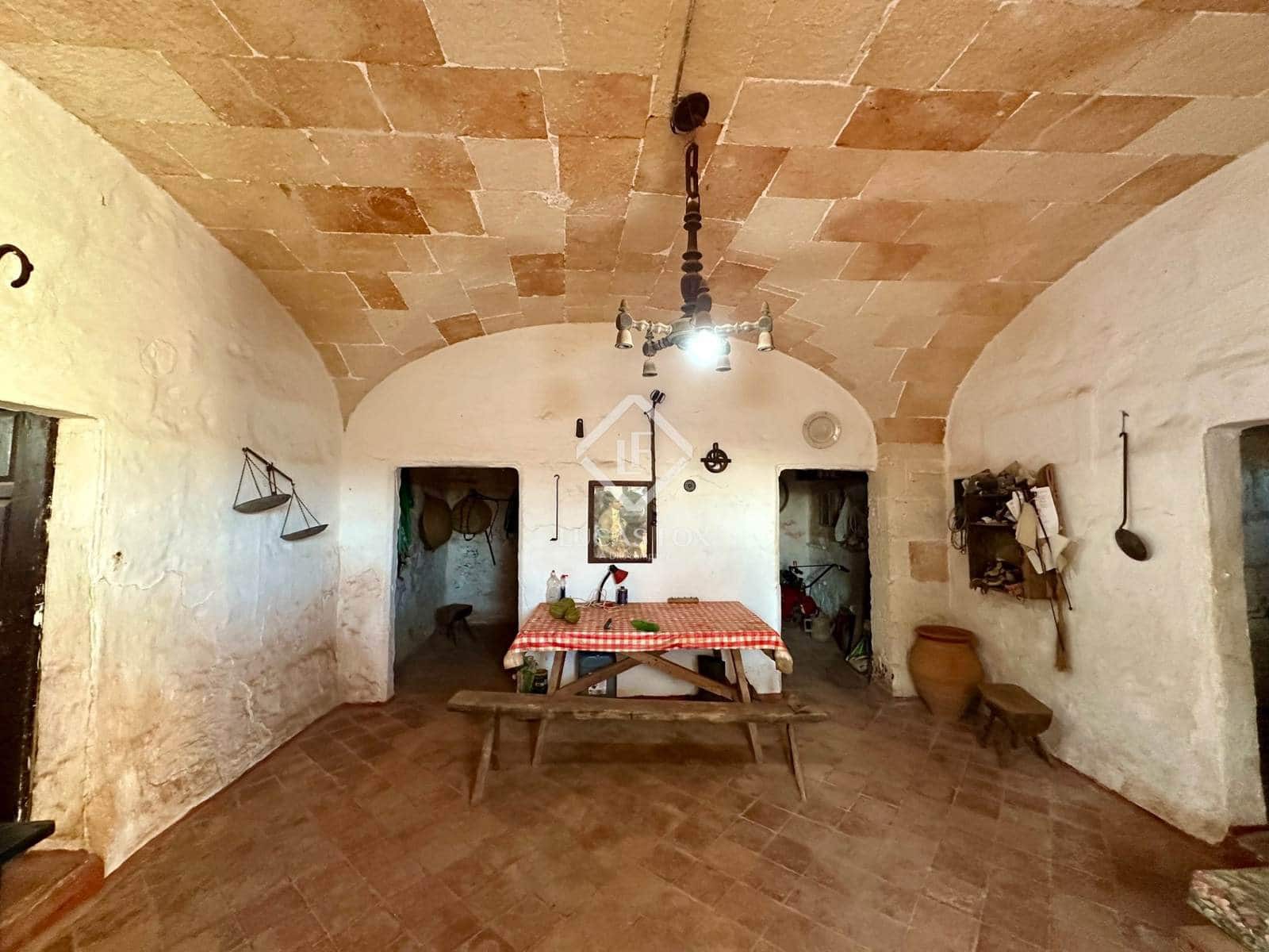 4 slaapkamer Finca/Landhuis te koop in Ciutadella de Menorca met garage - € 2.835.000 (Ref: 9397866)