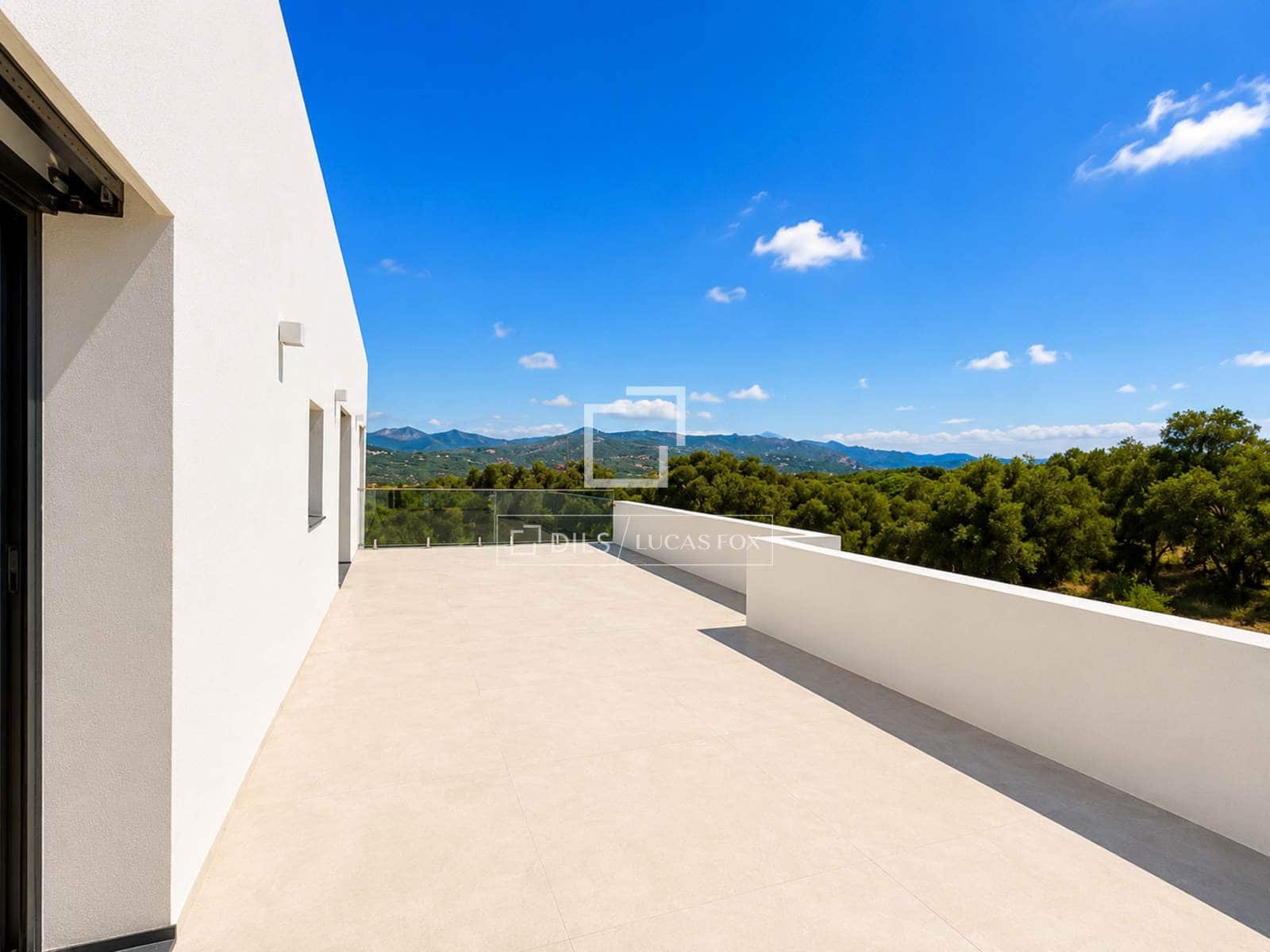 5 bedroom Villa for sale in Santa Cristina d'Aro with pool garage - € 1,680,000 (Ref: 9397868)