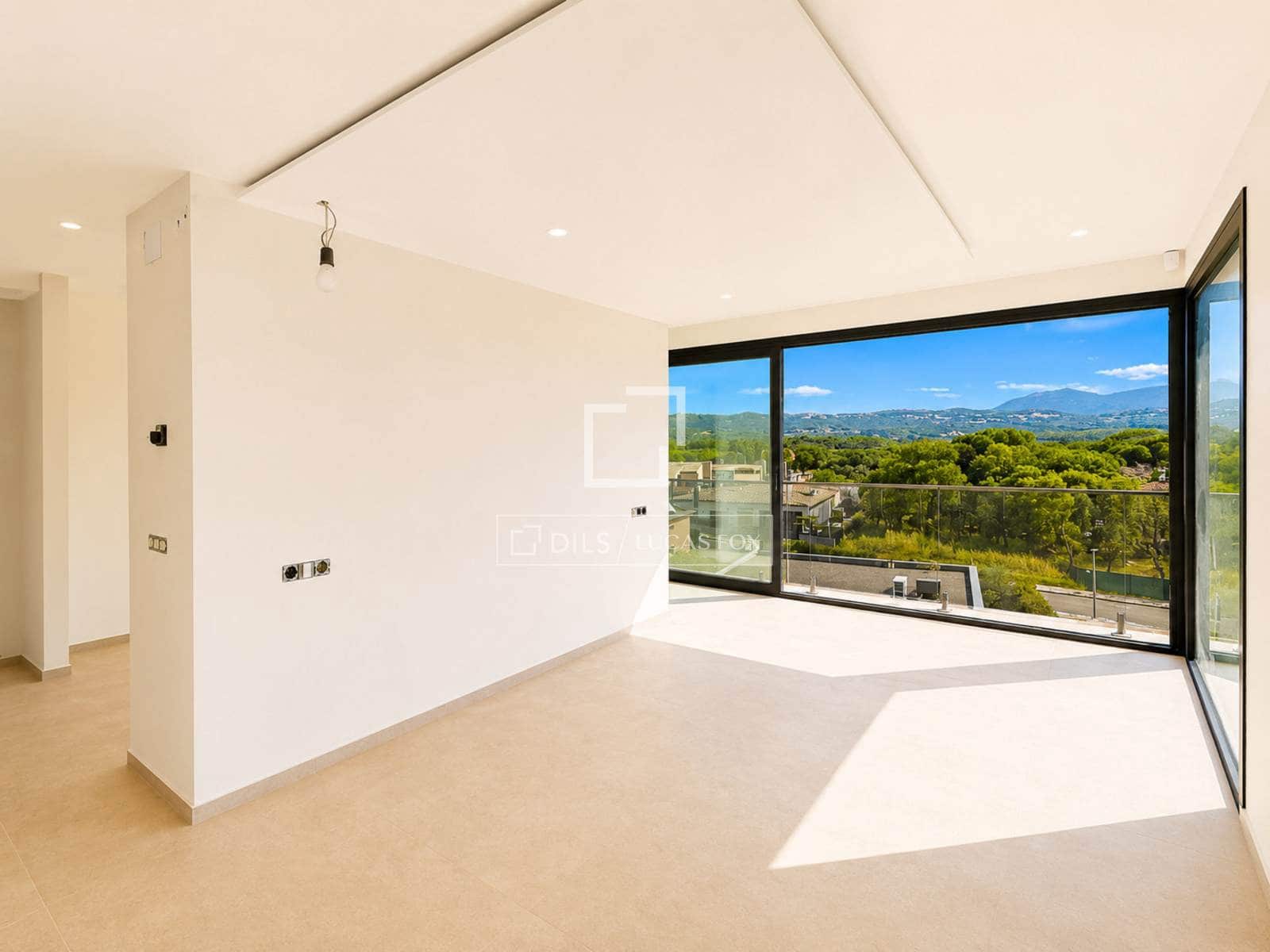 5 bedroom Villa for sale in Santa Cristina d'Aro with pool garage - € 1,680,000 (Ref: 9397868)