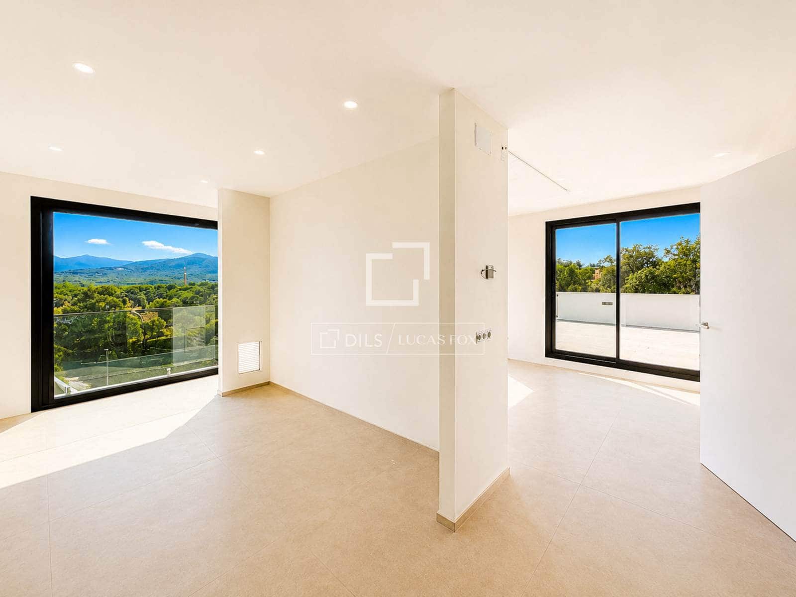 5 bedroom Villa for sale in Santa Cristina d'Aro with pool garage - € 1,680,000 (Ref: 9397868)