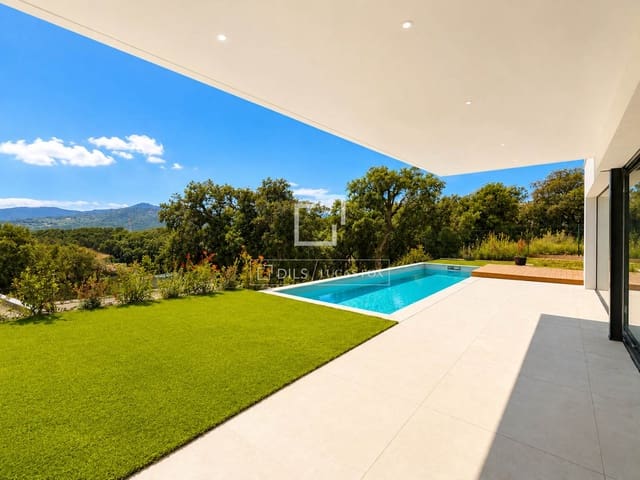 5 soverom Villa til salgs i Santa Cristina d'Aro med svømmebasseng garasje - € 1 680 000 (Ref: 9397868)